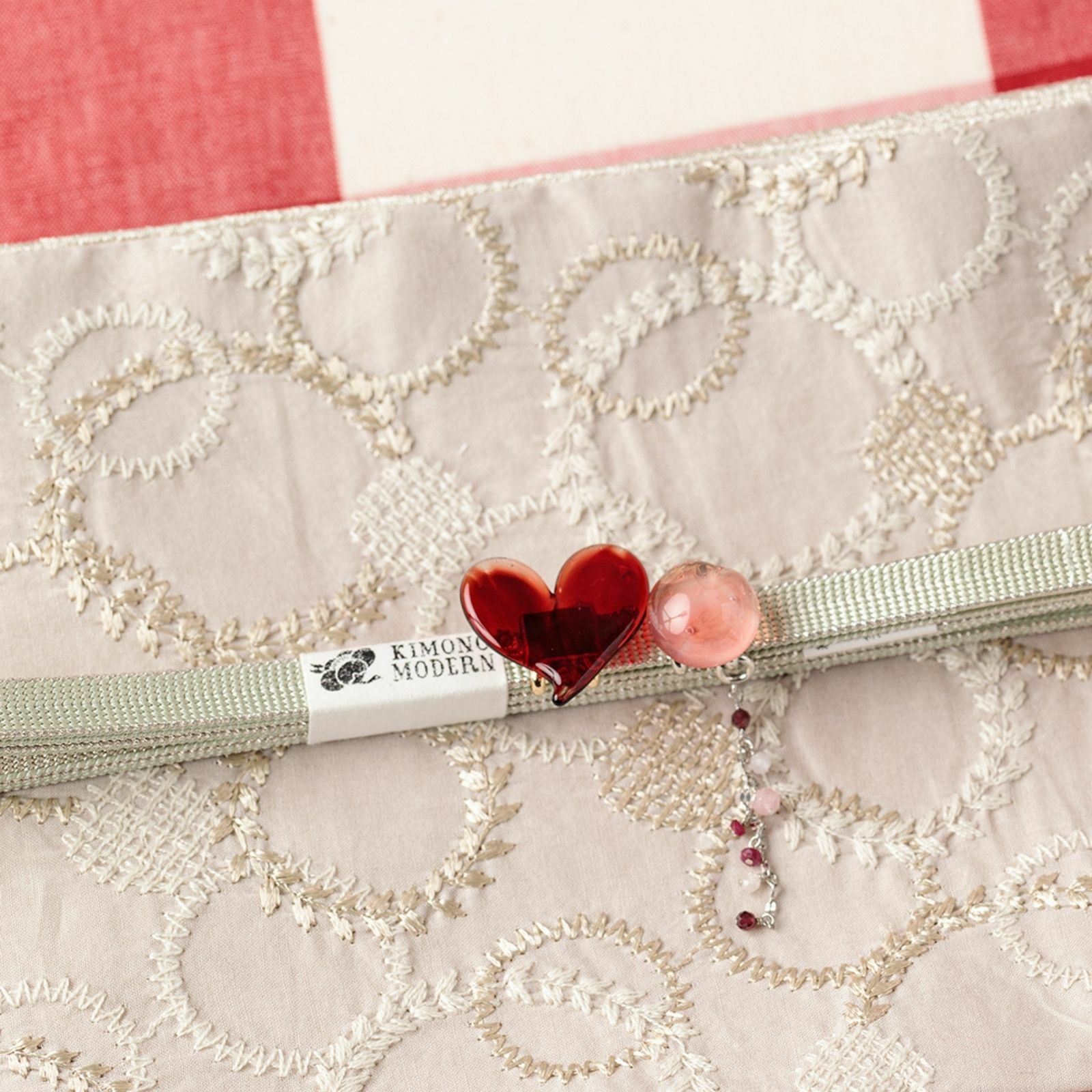 ＜itsuka glass works＞帯留めーLove Love Love