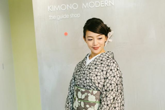 レース刺繍着物＞ハナミズキ－アイボリー | 着物や浴衣なら和モダン着物・帯を楽しむKIMONO MODERN