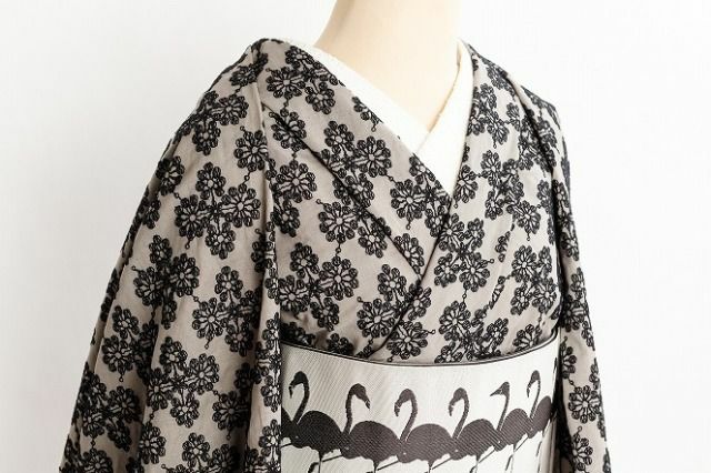 【新品未使用＋匿名発送】キモノモダン、MODEなレース着物ーMOGAー亜麻色 レース着物＞ドラマチック&MODEなレース着物ーMOGAー月夜（M